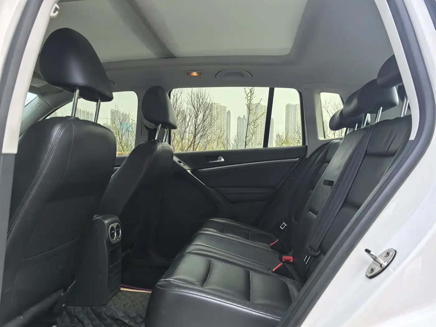 Volkswagen Tiguan 2015 1.8TSI Automatic 2WD Highline фото 6
