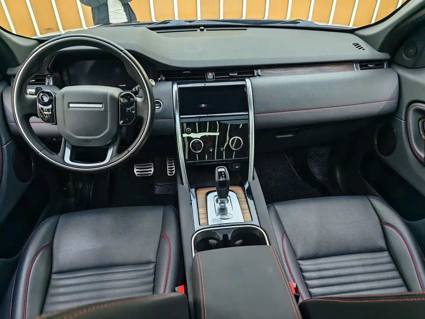 LAND ROVER DISCOVER SPORTS