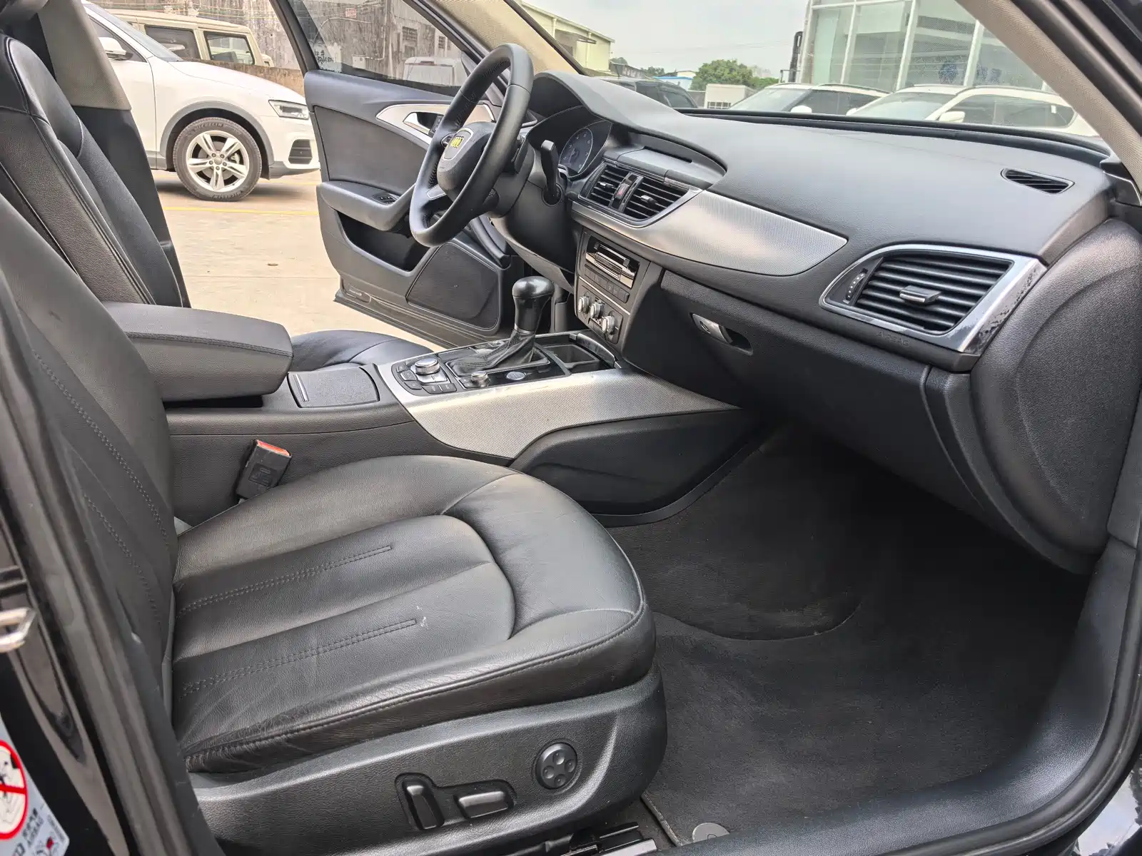 Фото 4 - Audi A6L
