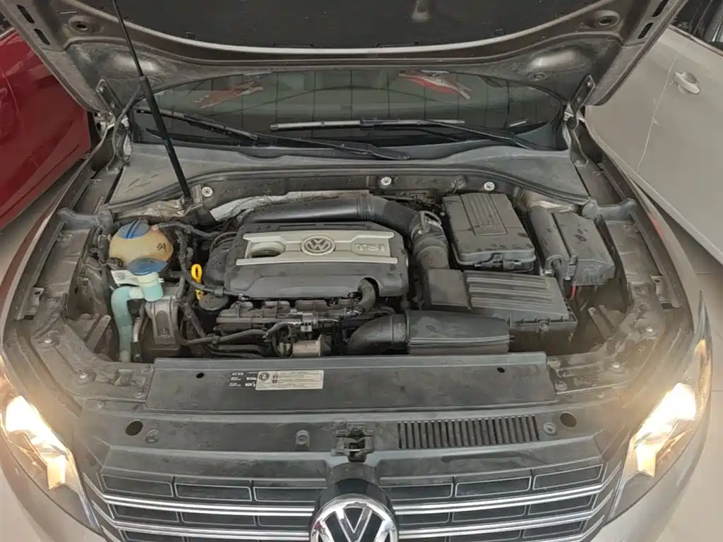 Volkswagen Passat 2015 1.8TSI DSG Honor Edition фото 20