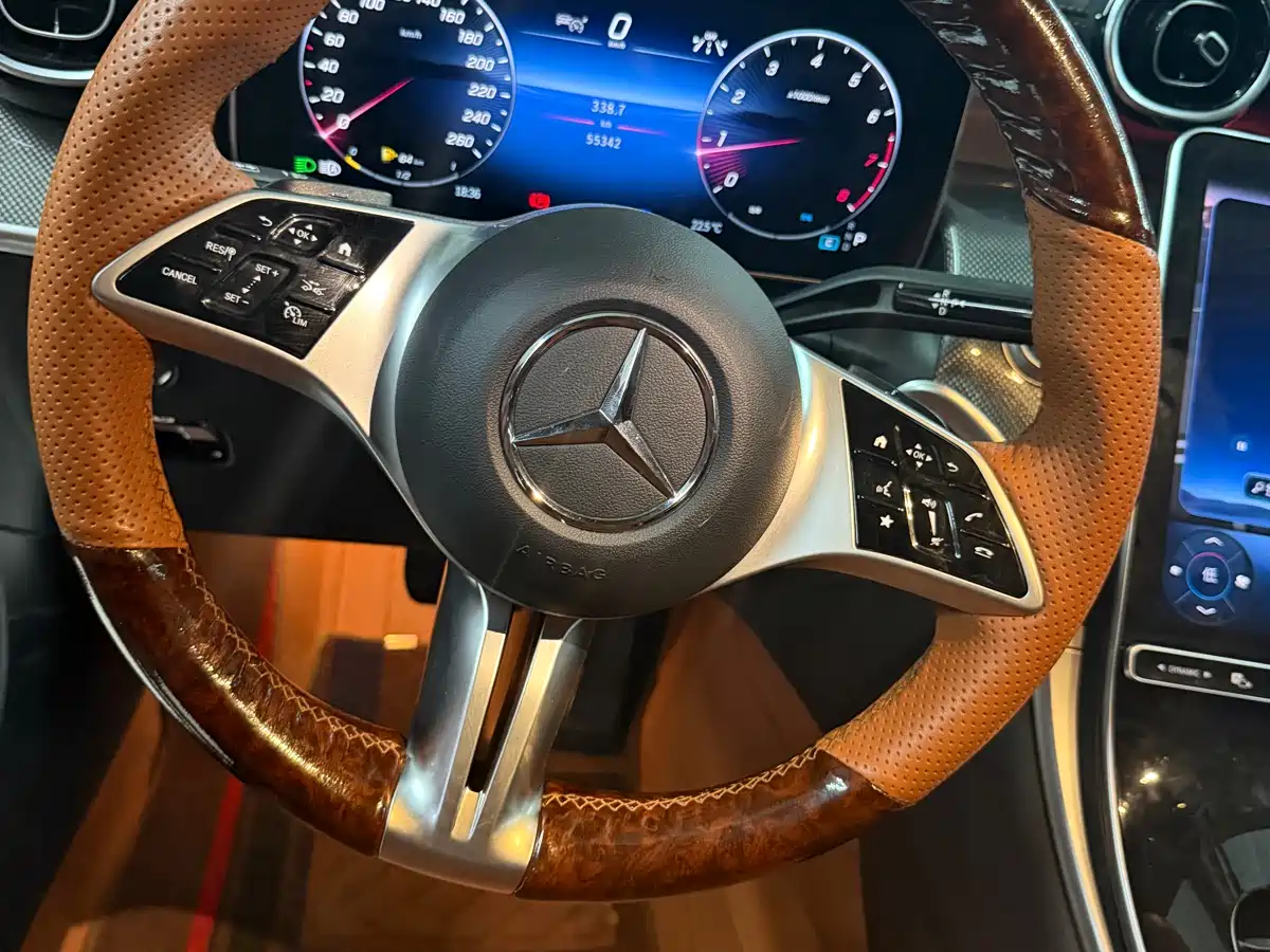 MERCEDES-BENZ GLC