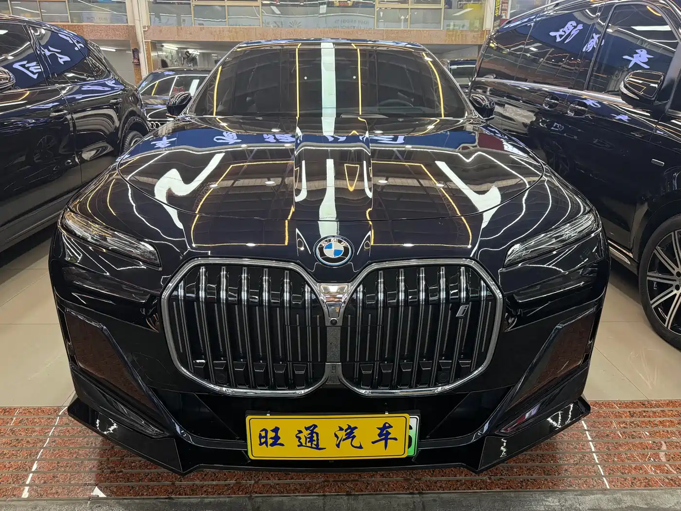BMW i7 2023 eDrive50L Premium M Sport Package фото 2