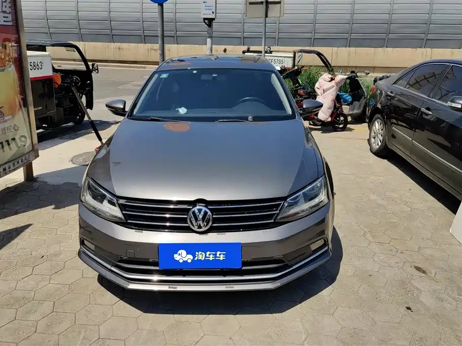 Volkswagen Sagitar 2015 1.6L Manual Comfort фото 2