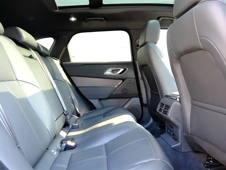 Land Rover Range Rover Velar 2025 Dynamic SE фото 18