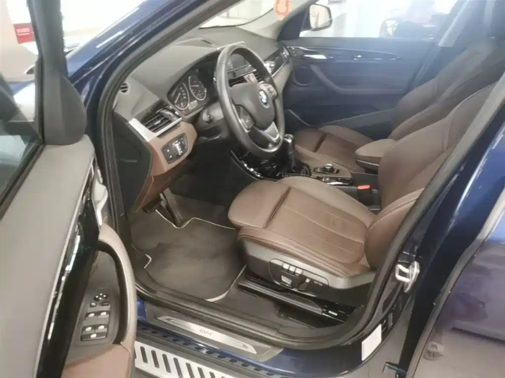 BMW X1 2016 sDrive18Li Luxury Model фото 23