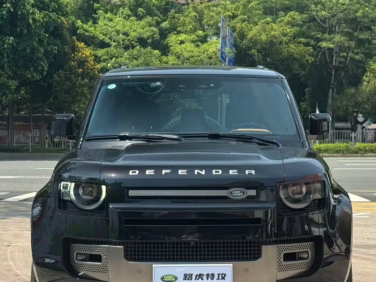 Land Rover Defender 2024 110 3.0T P400 X-DYNAMIC HSE фото 2