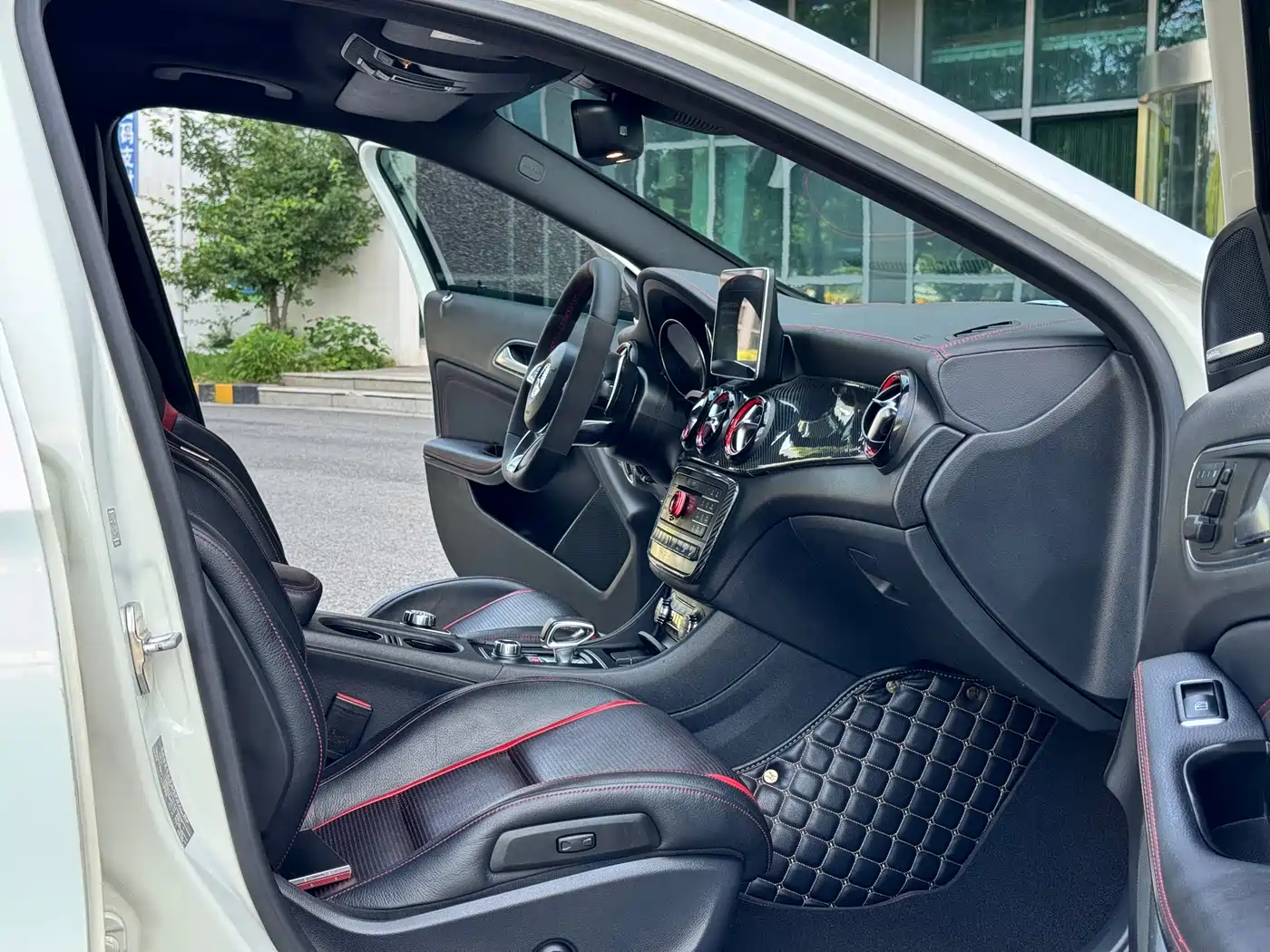 Mercedes-Benz GLA AMG 2016 AMG GLA 45 4MATIC фото 11
