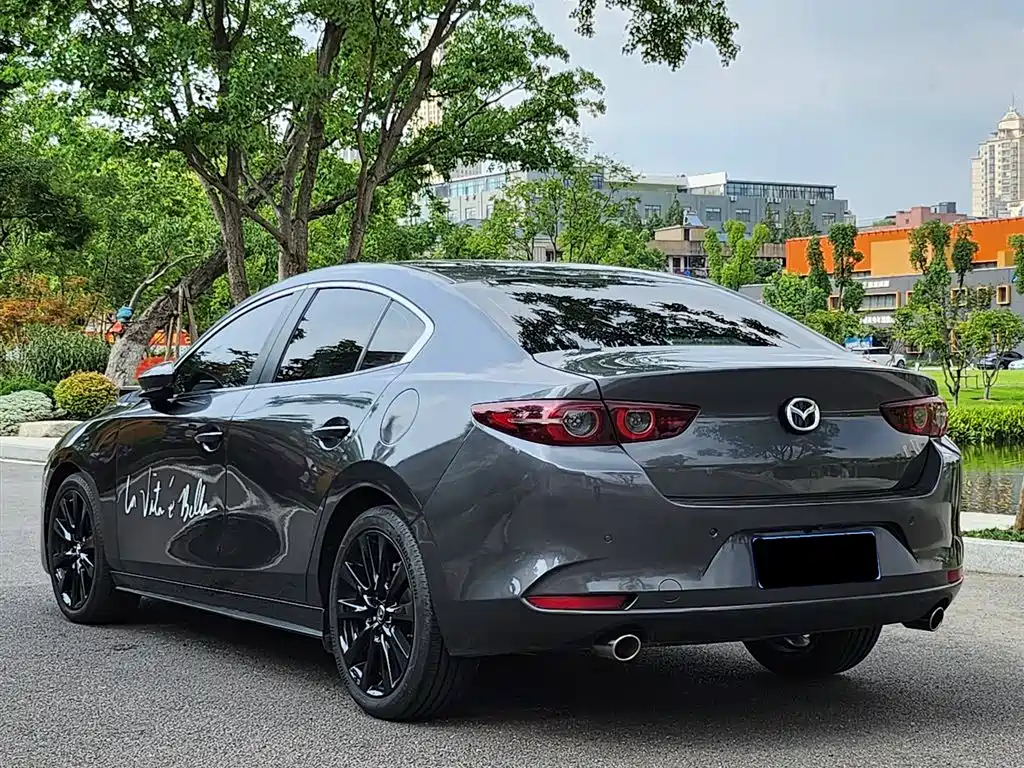 Mazda Mazda3 Axela 2020 2.0L Automatic Stylish Edition фото 13