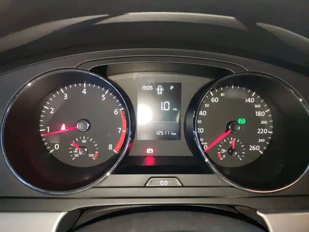 Volkswagen Lamando 2015 230TSI DSG Style фото 4