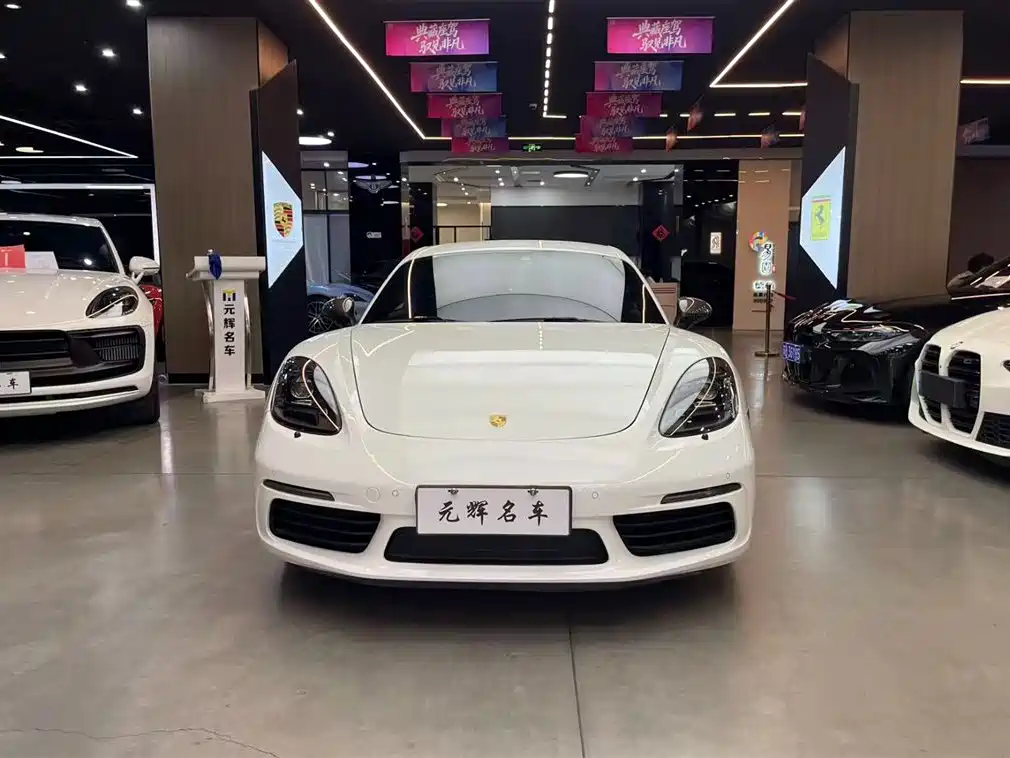 Porsche 718 2019 Cayman T 2.0T фото 2