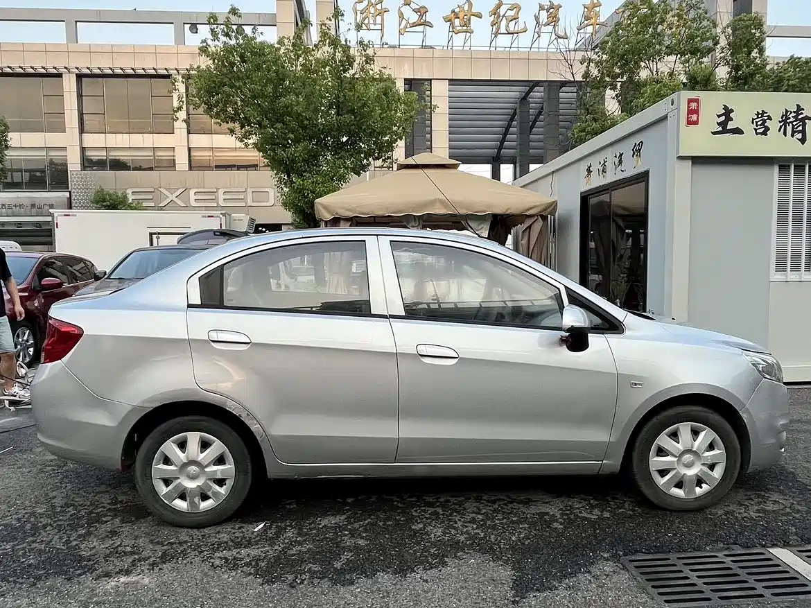 Chevrolet Sail 2013 Sedan 1.4L Manual Ideal Edition фото 4