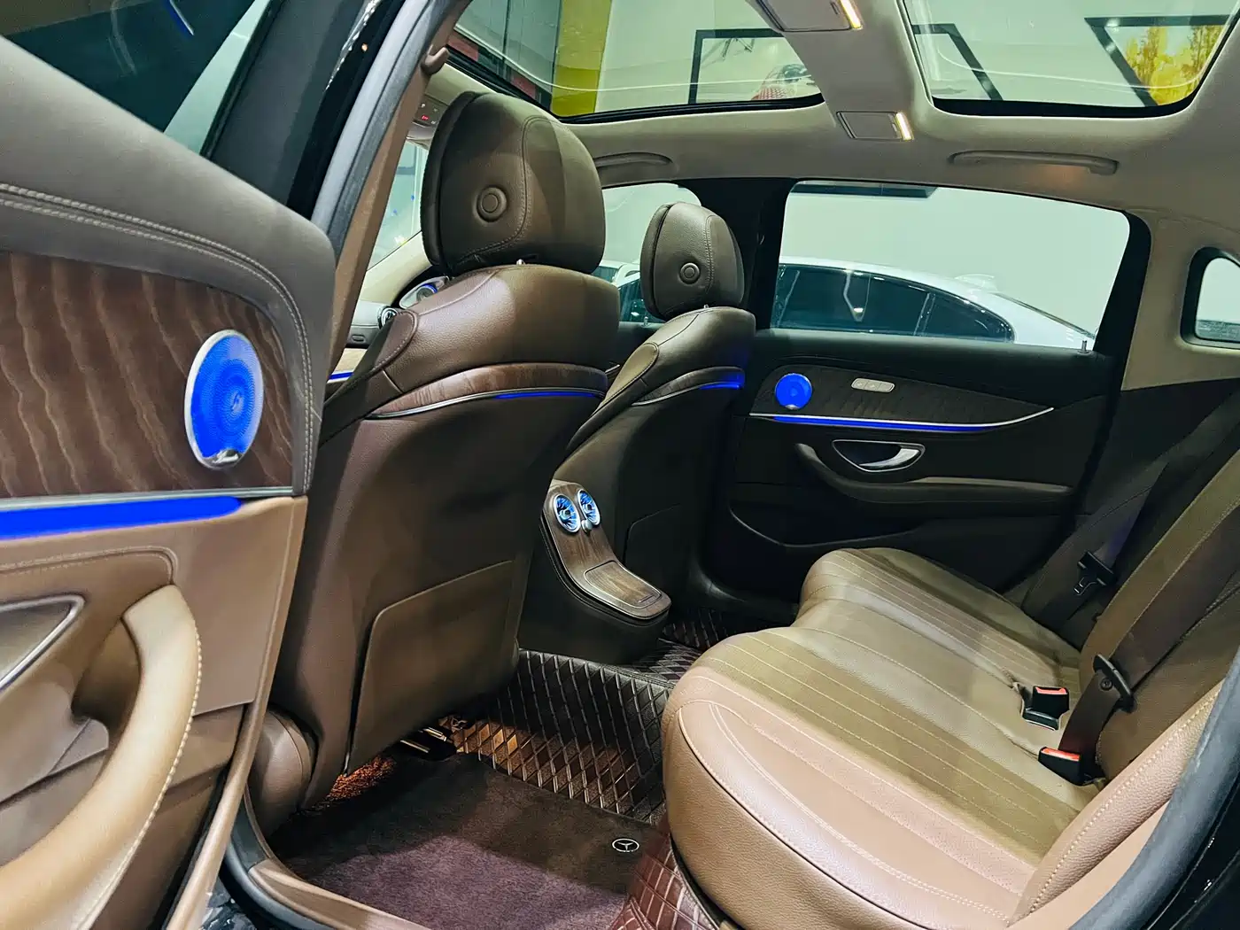 Mercedes-Benz E-Class 2023 E 260 L фото 5