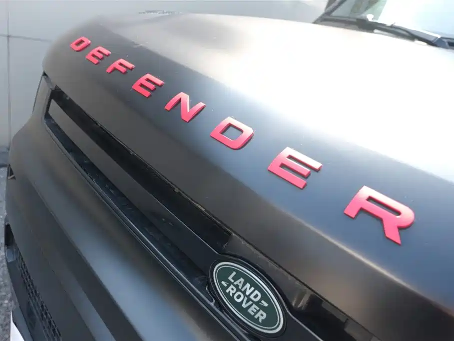 Land Rover Defender 2024 110 5.0T V8 фото 14