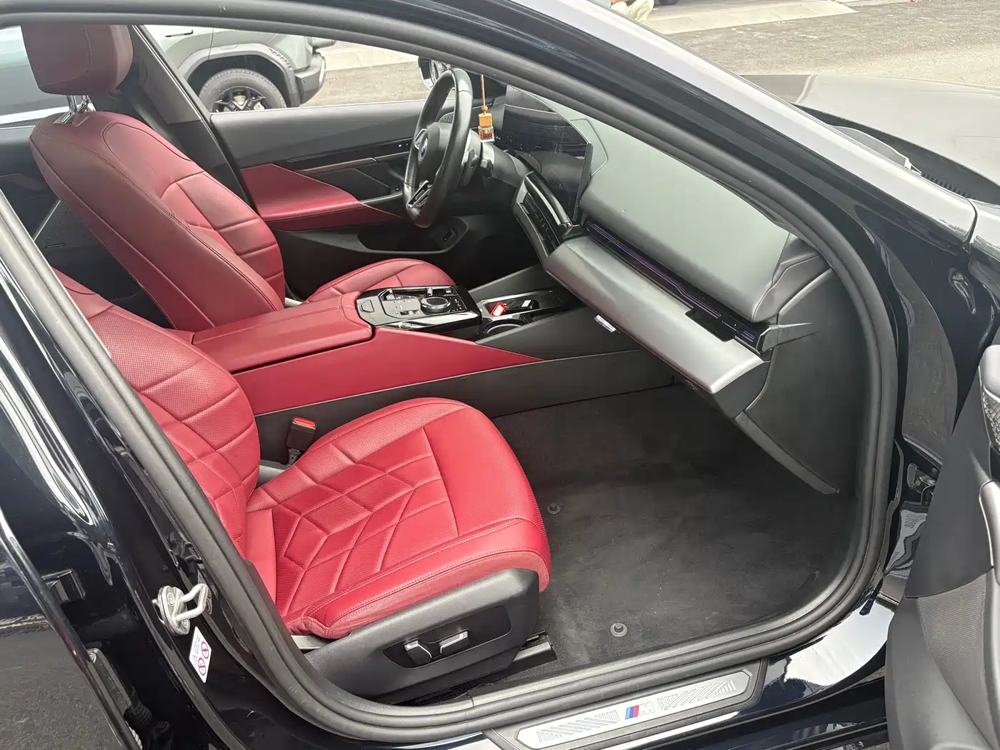 BMW 5 Series (Import) 2024 Model 525i M Sport Package фото 8