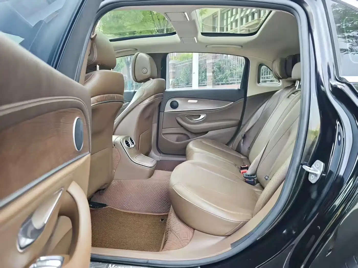 Mercedes-Benz E-Class 2021 E 260 L фото 16