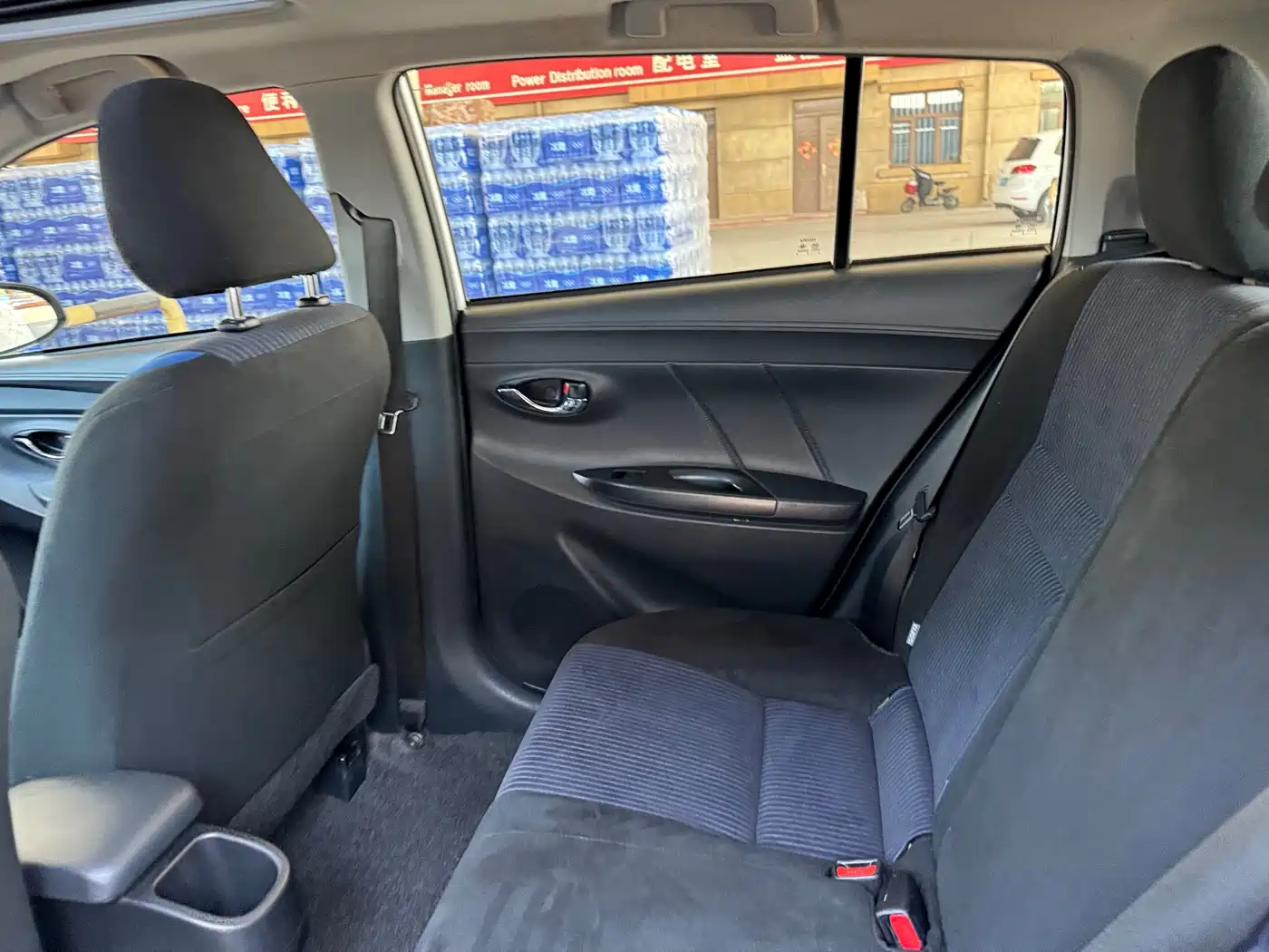 Toyota YARiS L Zhi Xuan 2017 1.5G CVT Speed Sunroof Upgrade Edition фото 12