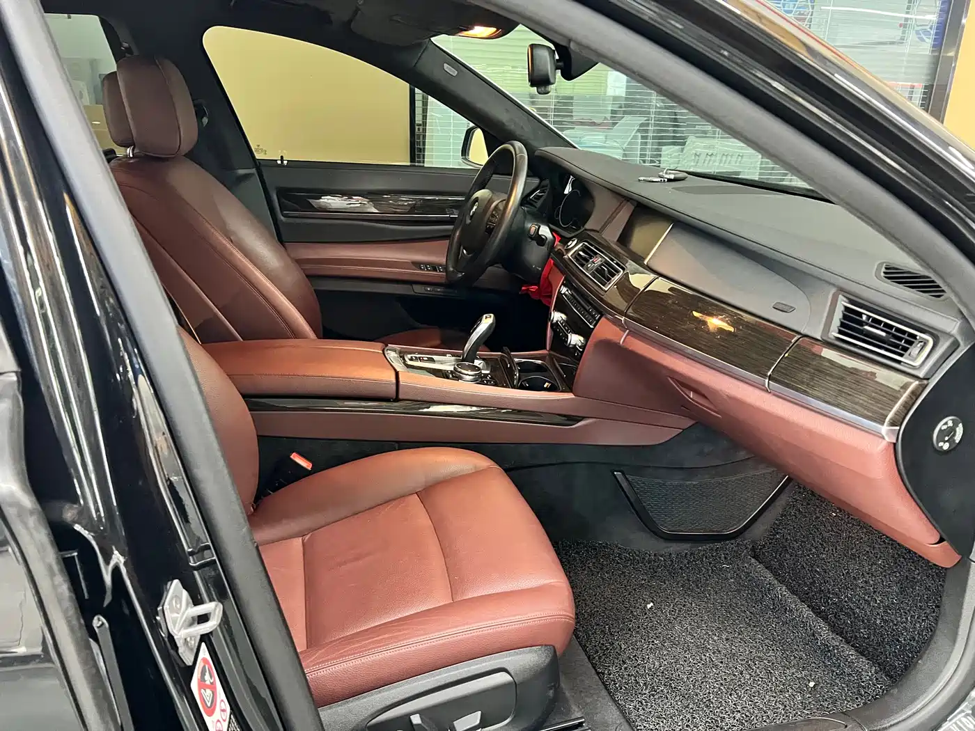BMW 7 Series 2014 730Li Premium фото 9