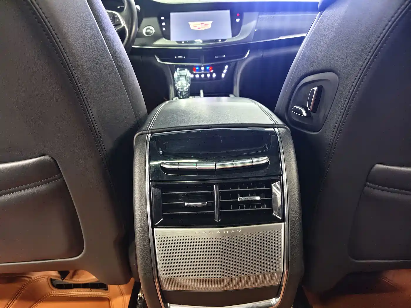 Фото 9 - Cadillac CT6