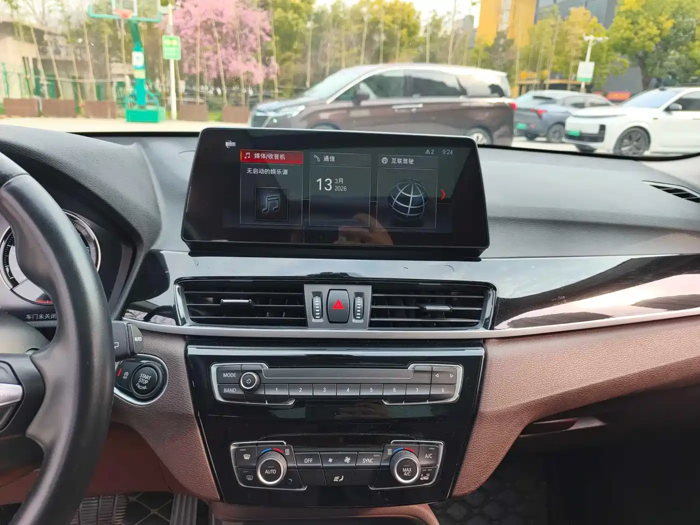 BMW X1 2022 sDrive25Li Leading фото 8