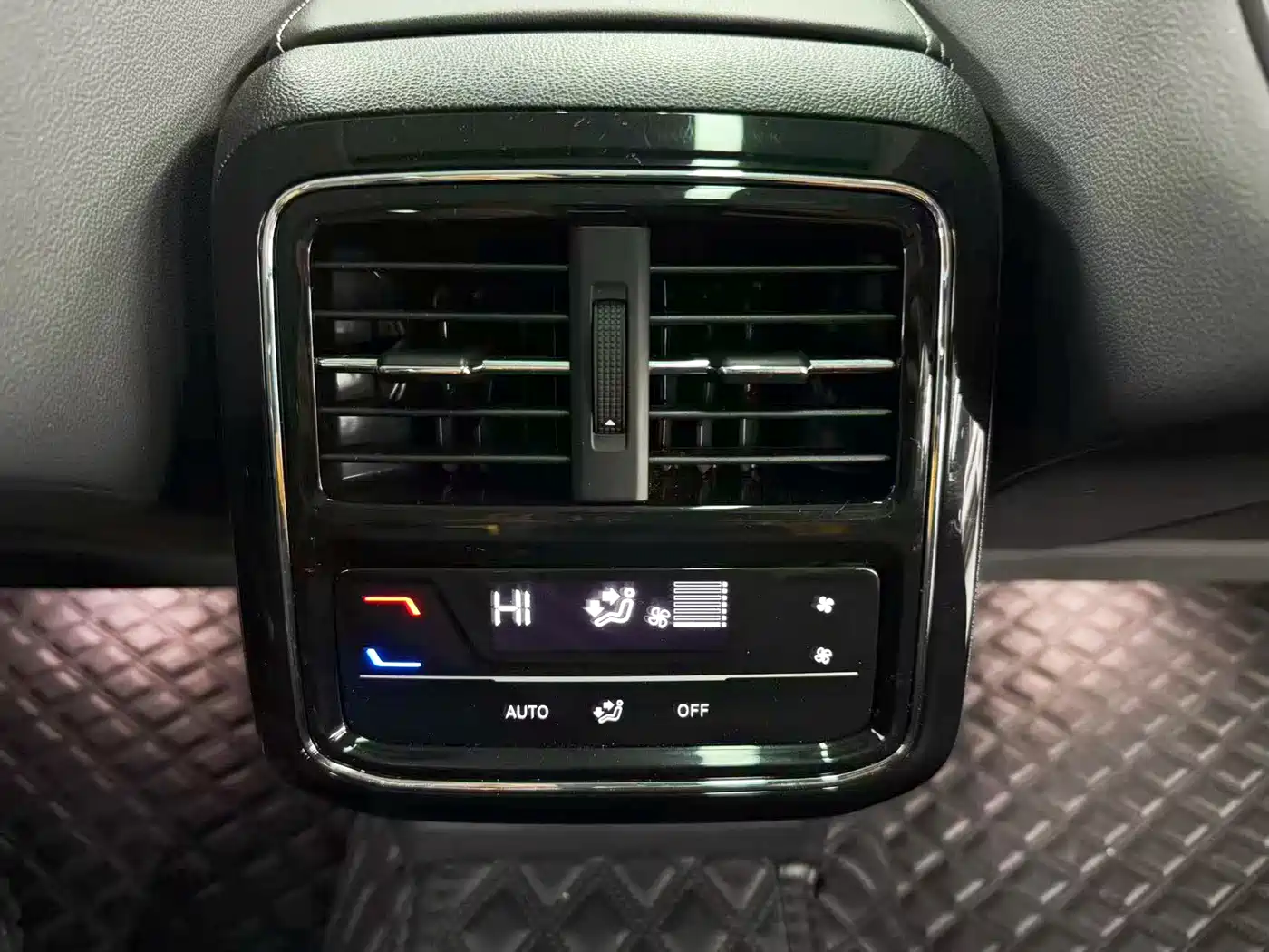 Volkswagen Passat 2023 Facelift 330TSI Starlight Luxury Edition фото 19