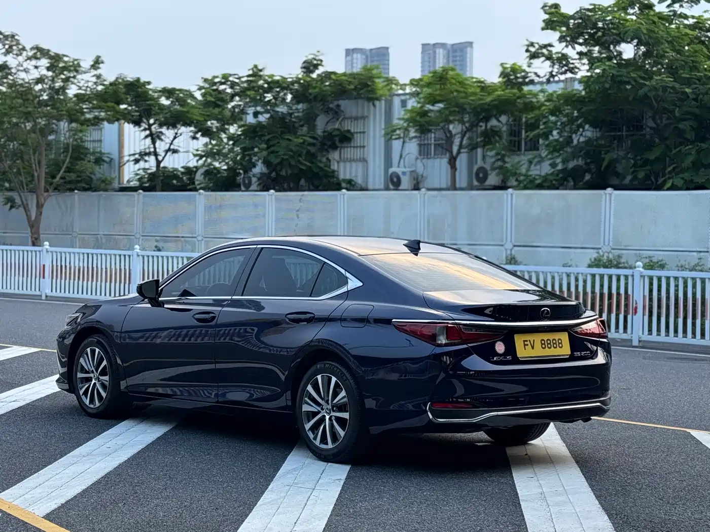 Lexus ES 2021 200 Excellence Edition фото 4