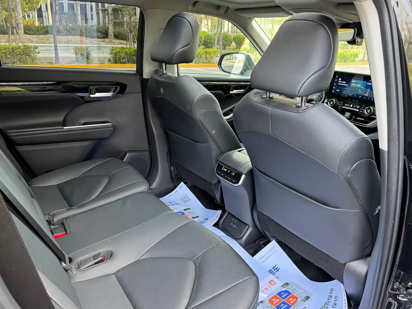 Toyota Highlander 2022 Model Dual Engine 2.5L 4WD Premium Edition 7-Seater фото 25