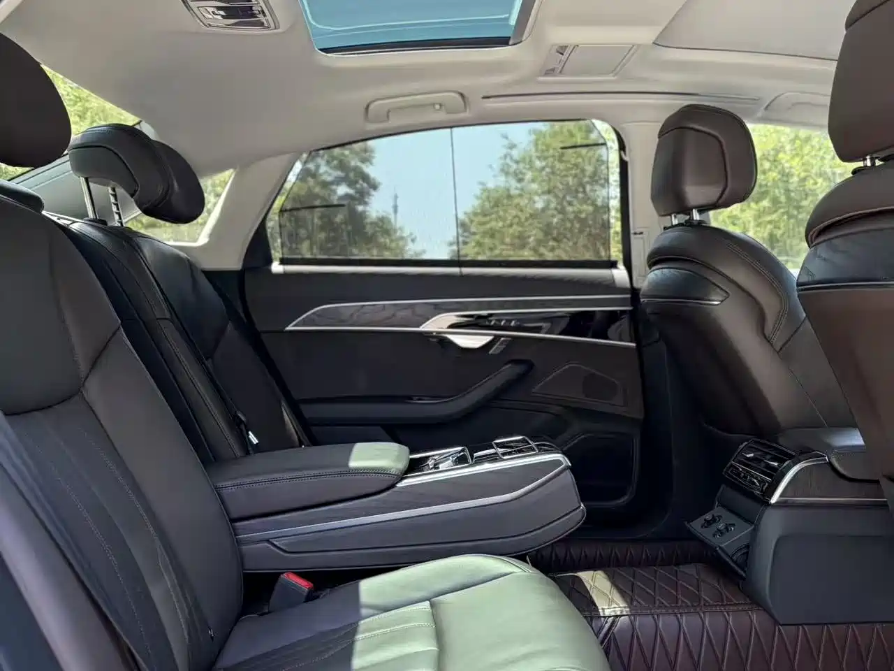 Audi A8 2019 Plus A8L 50 TFSI quattro Comfort фото 12