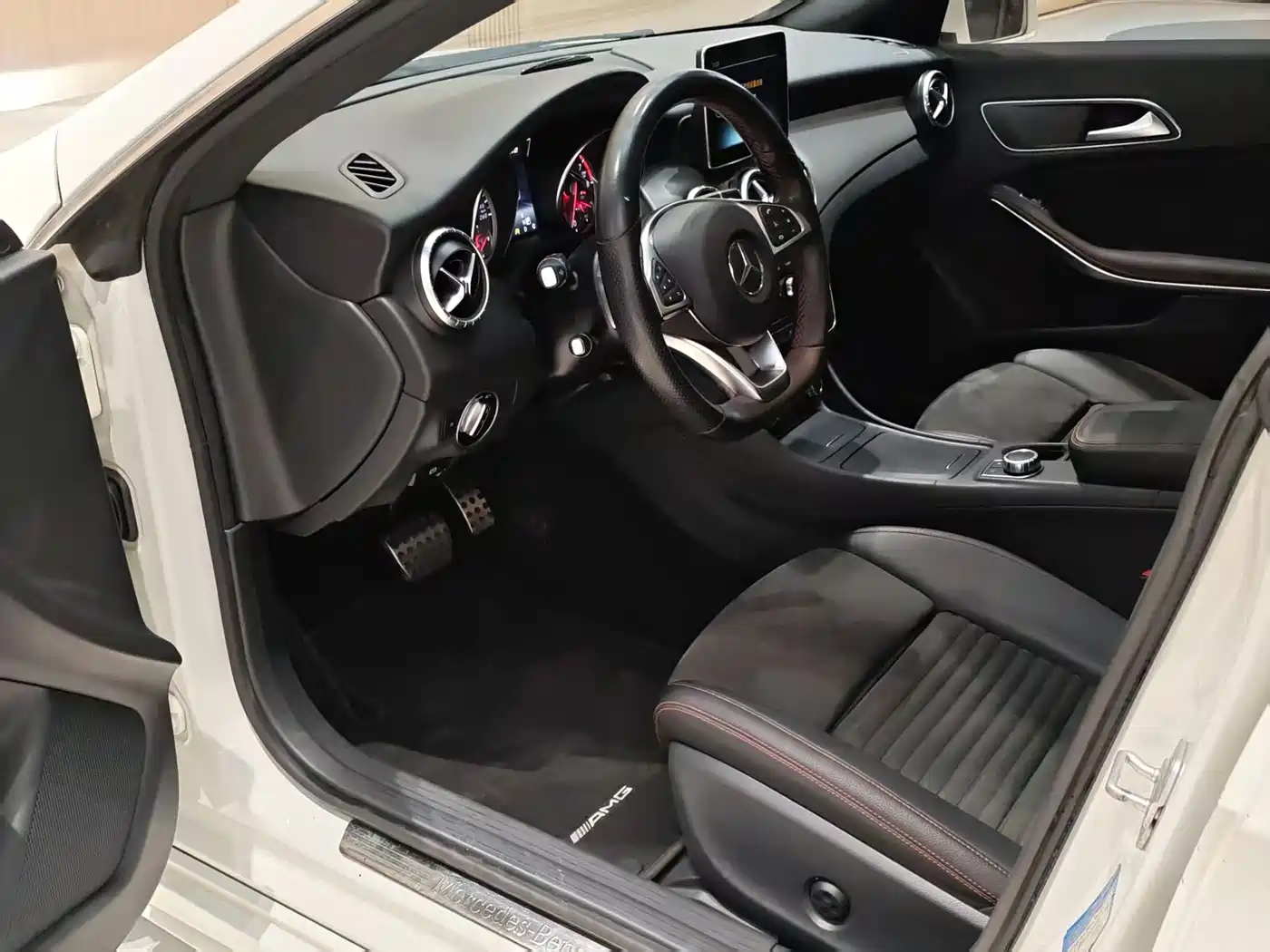 Mercedes-Benz CLA (Import) 2015 CLA 220 4MATIC фото 11