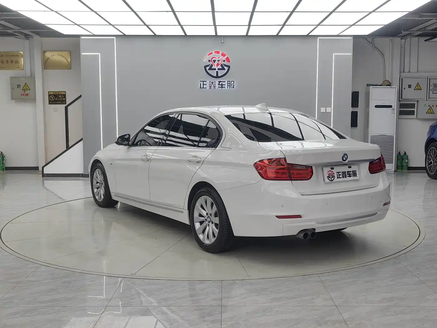BMW 3 Series 2013 328Li Style Design Package фото 14