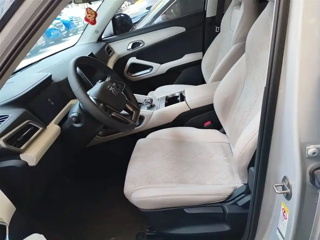 BYD Yuan UP 2024 401KM Vitality Edition фото 15