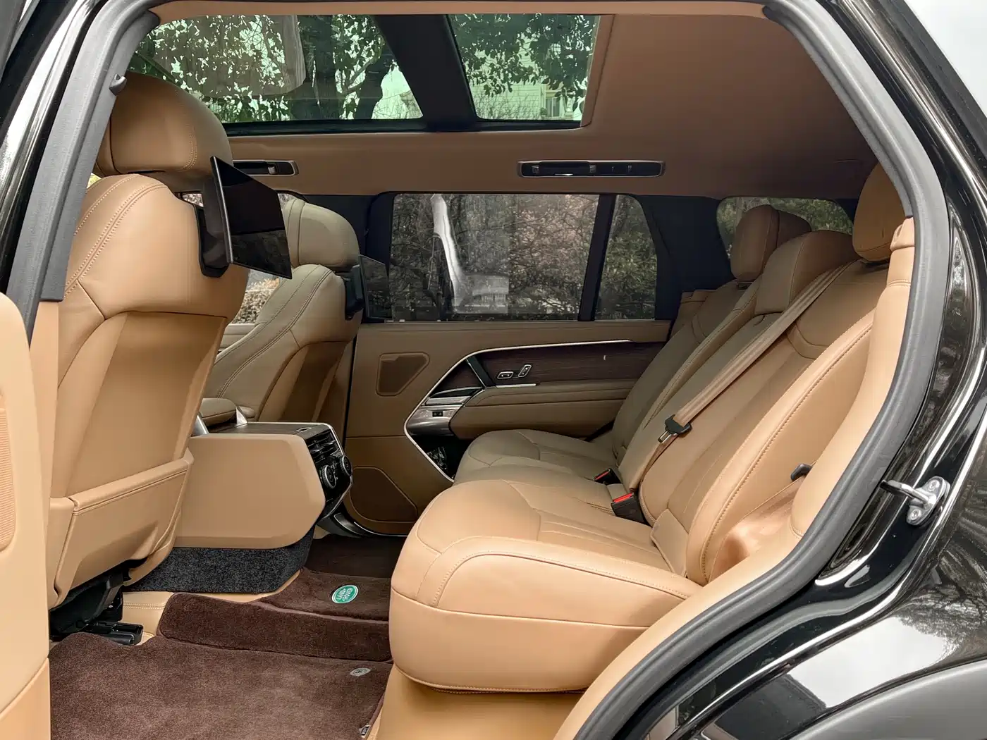 Land Rover Range Rover 2024 3.0 L6 400PS Genesis Extended фото 9