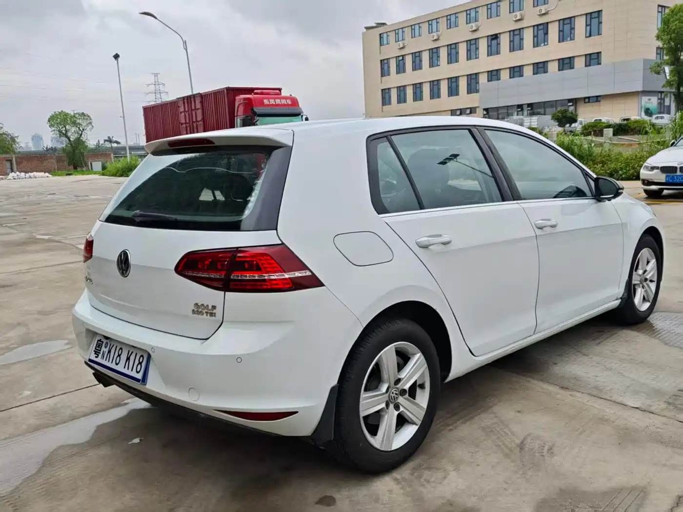 Volkswagen Golf 2017 230TSI Auto Comfort Millionth Anniversary Edition фото 9