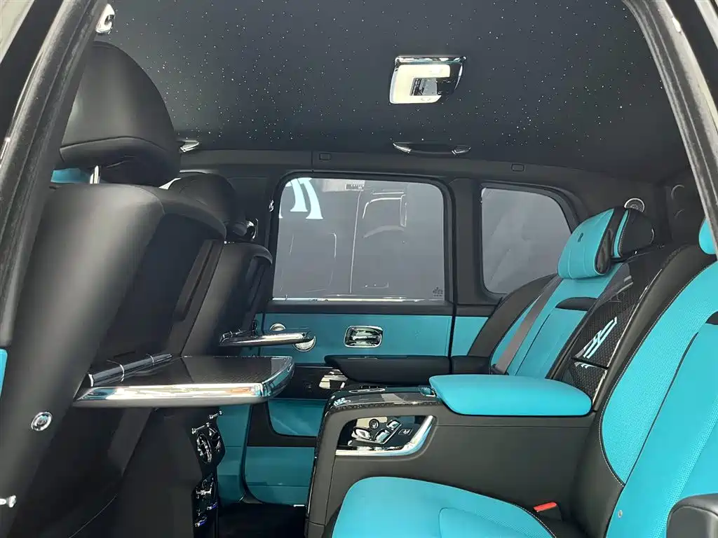 Rolls-Royce Cullinan 2026 2024 Black Badge