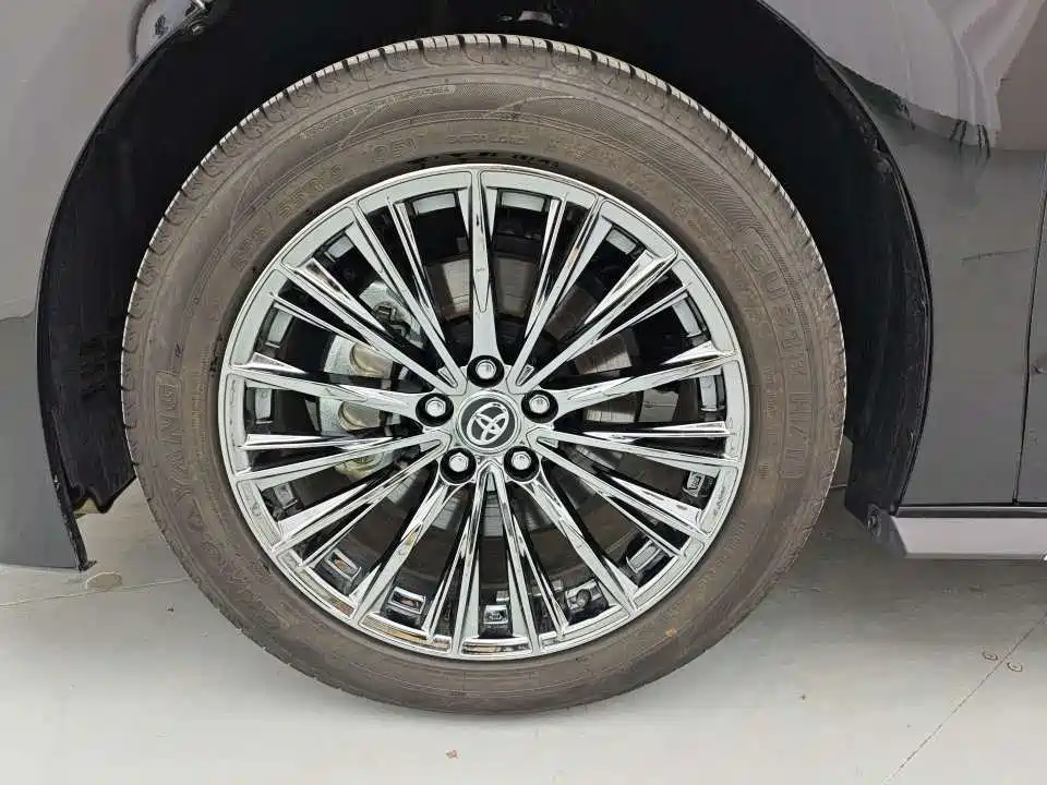 Toyota Granvia 2024 2.5L Hybrid Comfort фото 17