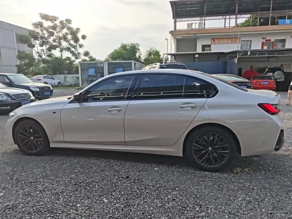 BMW 3 Series 2023 325Li M Sport Black Night Package фото 3