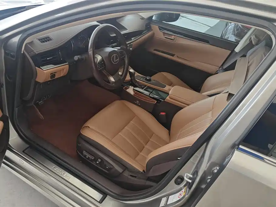 Lexus ES 2015 200 Elite Edition фото 9