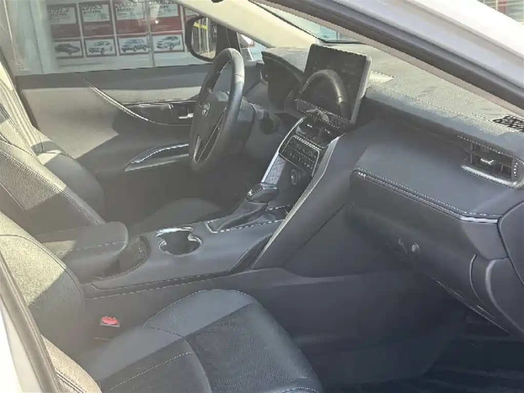 Toyota Lingfang HARRIER 2023 2.0L CVT 2WD Premium Edition фото 5
