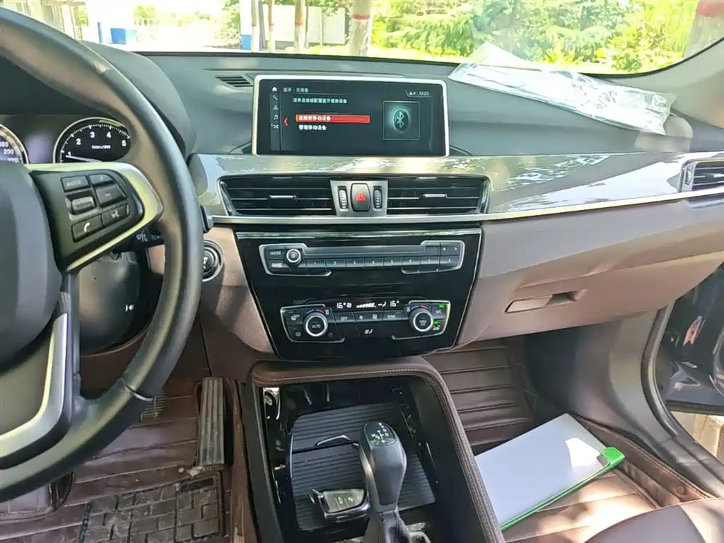 BMW X1 2019 xDrive20Li Premium Model фото 13