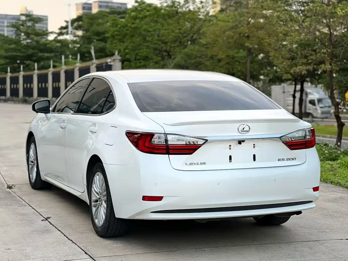 Lexus ES 2015 200 Comfort Edition фото 9