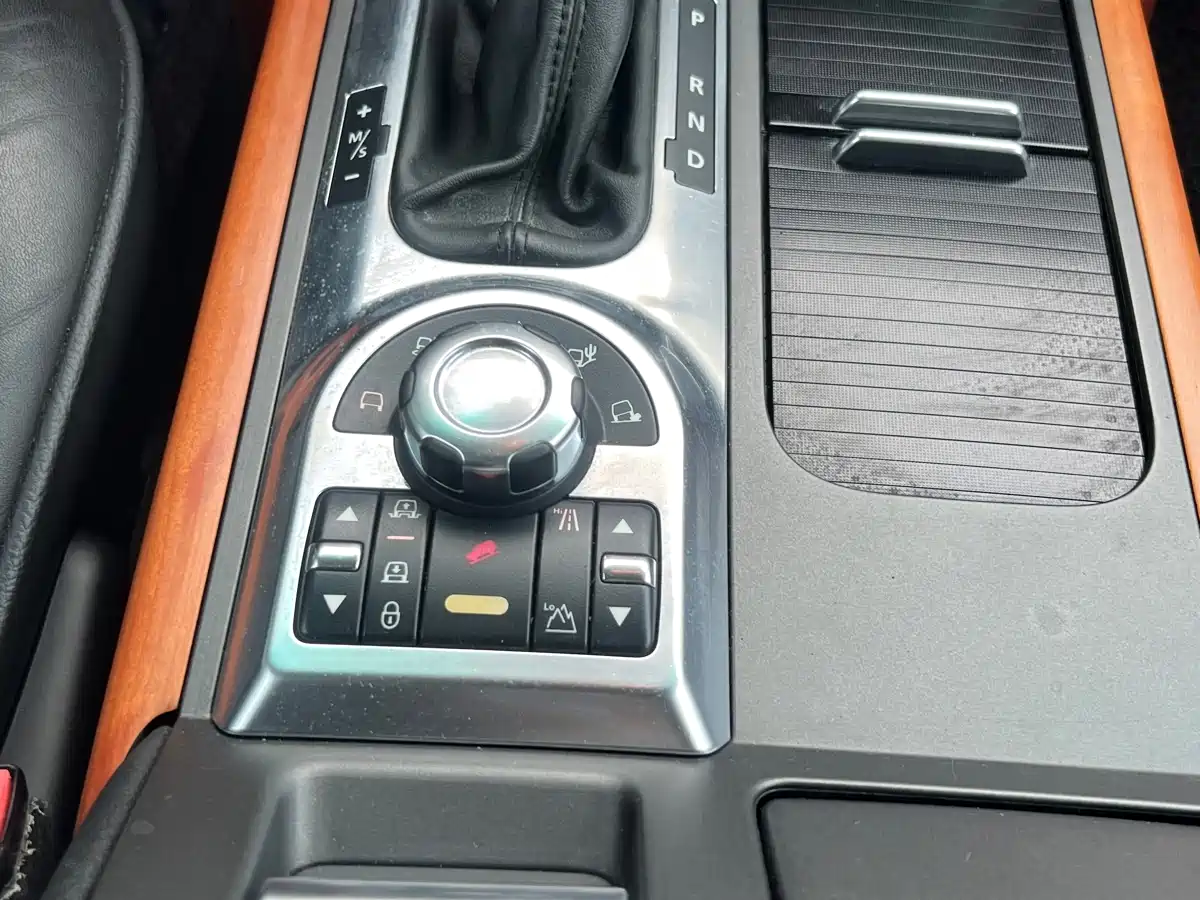 Land Rover Range Rover 2011 3.6 TDV8 фото 12