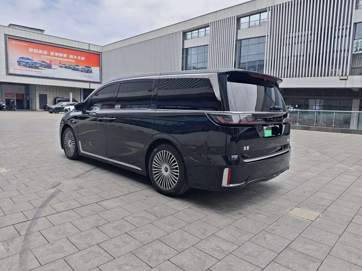Voyah Auto Voyah Dreamer 2025 PHEV AWD Flagship Qian Kun Edition фото 3