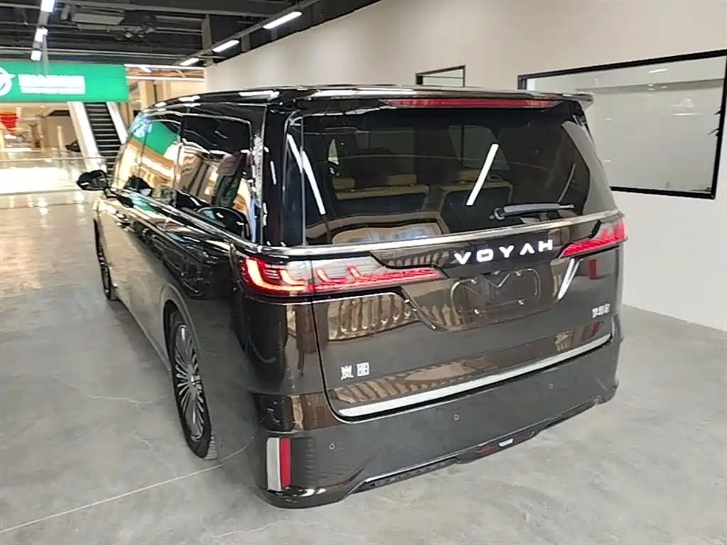 Voyah Auto Voyah Dreamer 2025 PHEV AWD Flagship Kunpeng Edition фото 5