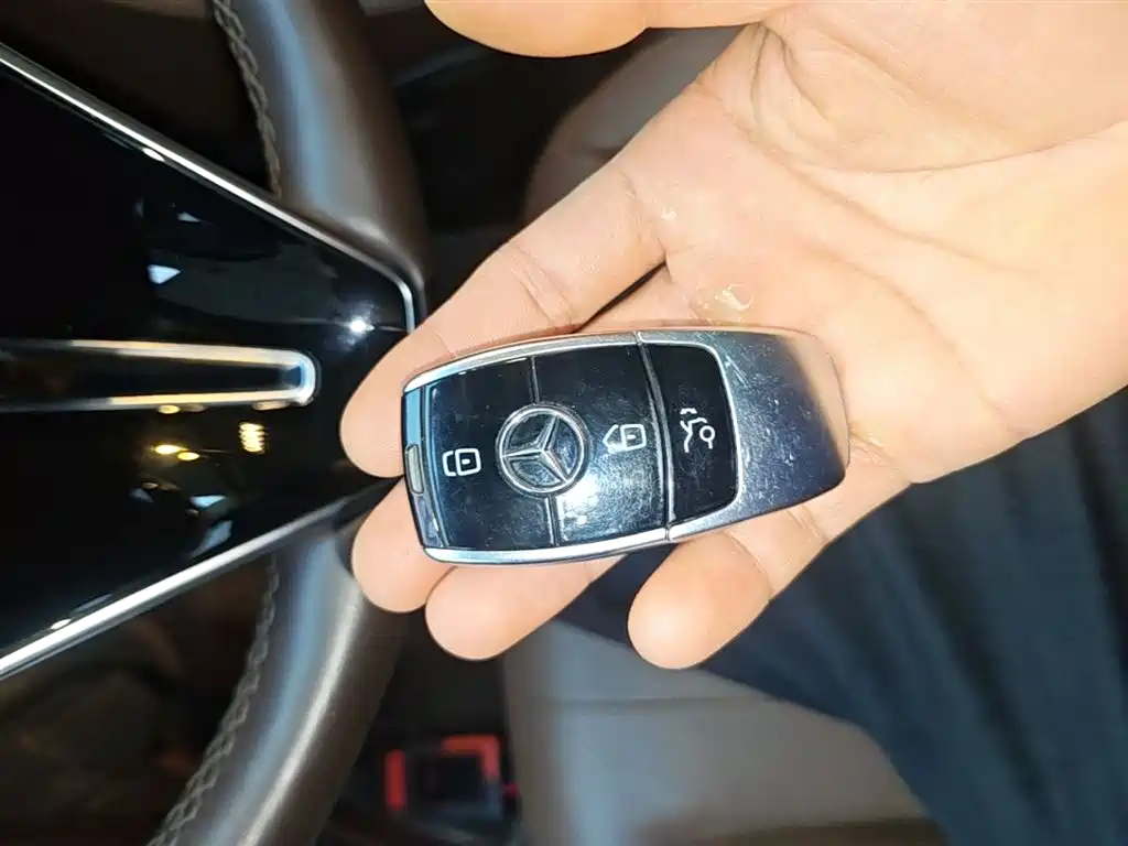 Mercedes-Benz E-Class 2023 E 300 L Fashion фото 9