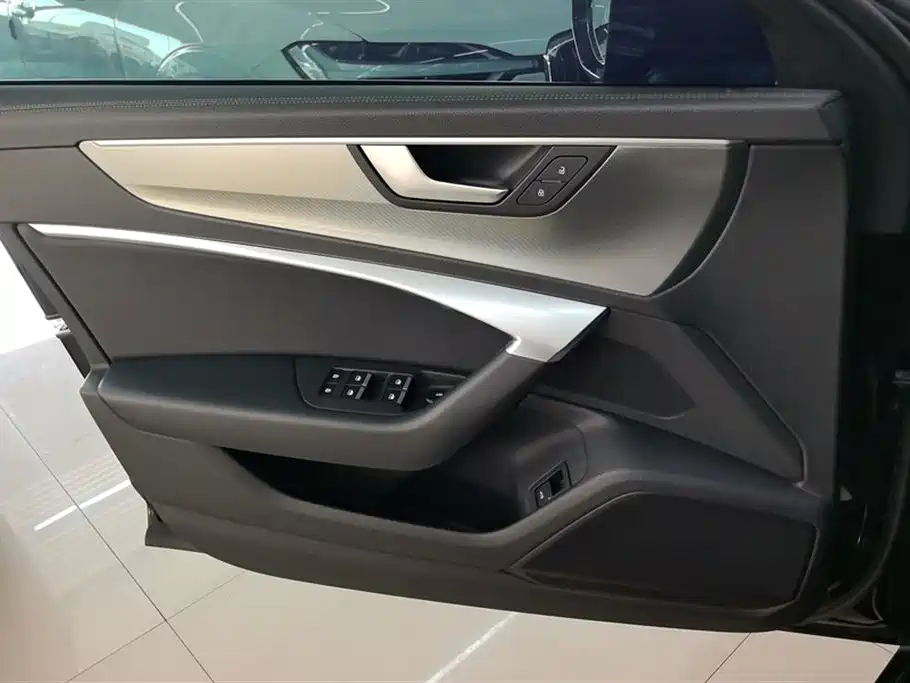 Audi A6L 2020 40 TFSI Luxury Elegance фото 7