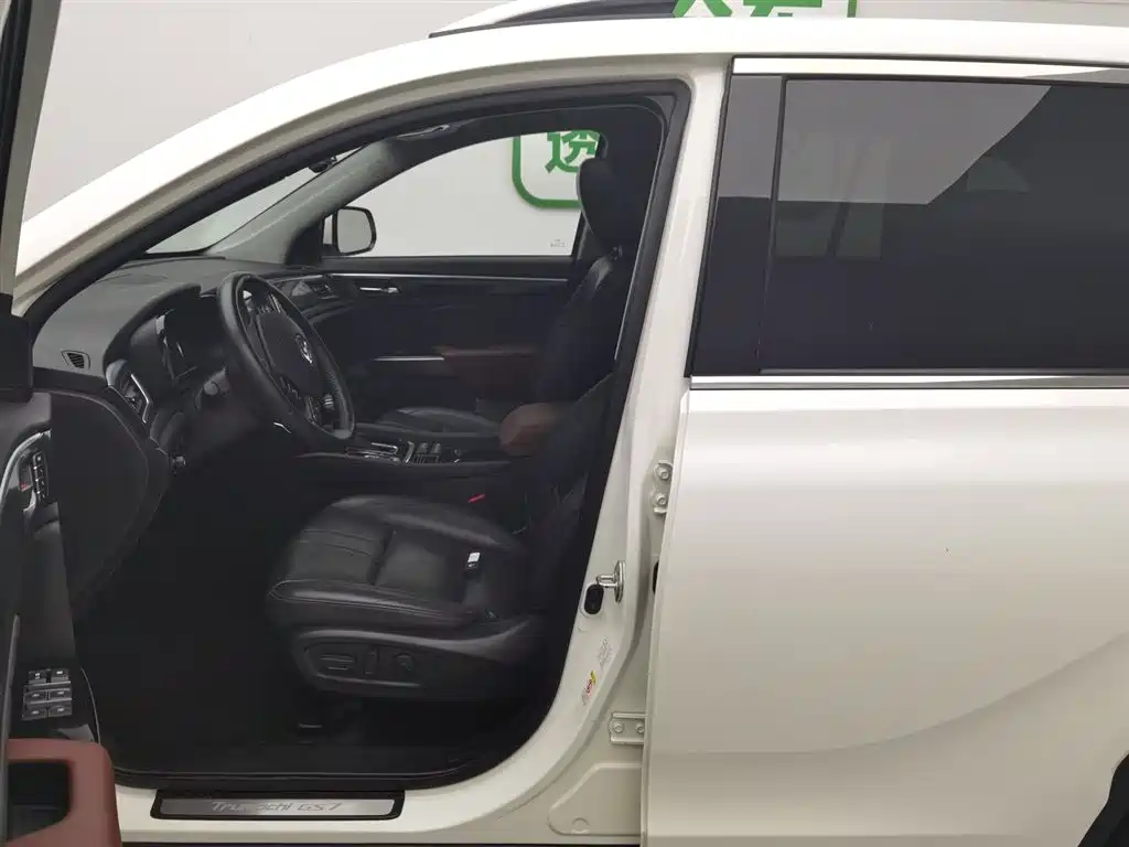 GAC Trumpchi Trumpchi GS7 2017 320T 2WD Luxury Smart Connect фото 10