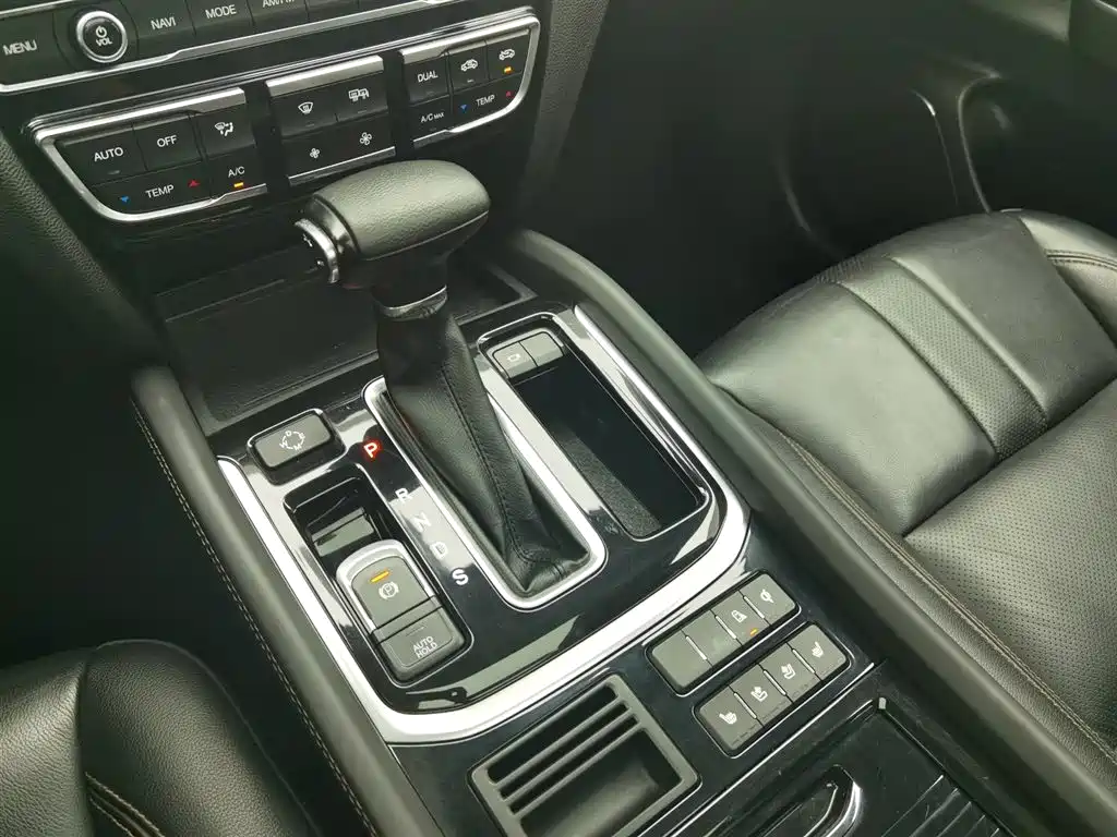 GAC Trumpchi Trumpchi GS7 2017 320T 2WD Luxury Smart Connect фото 13