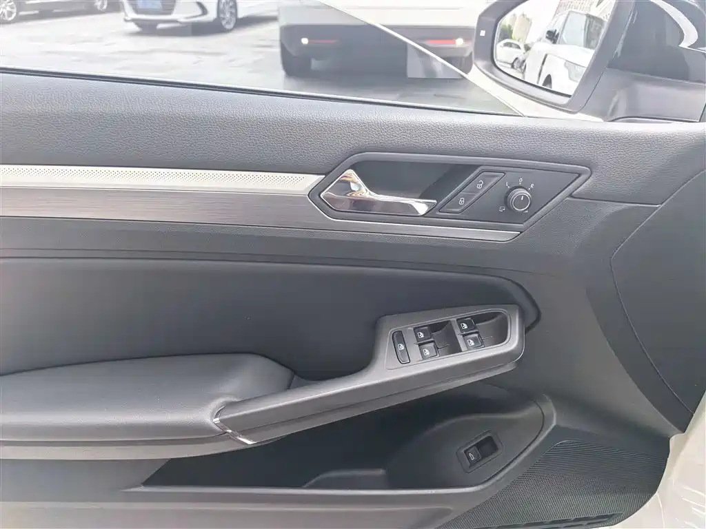 Volkswagen Lamando 2021 280TSI DSG Comfort Edition фото 12