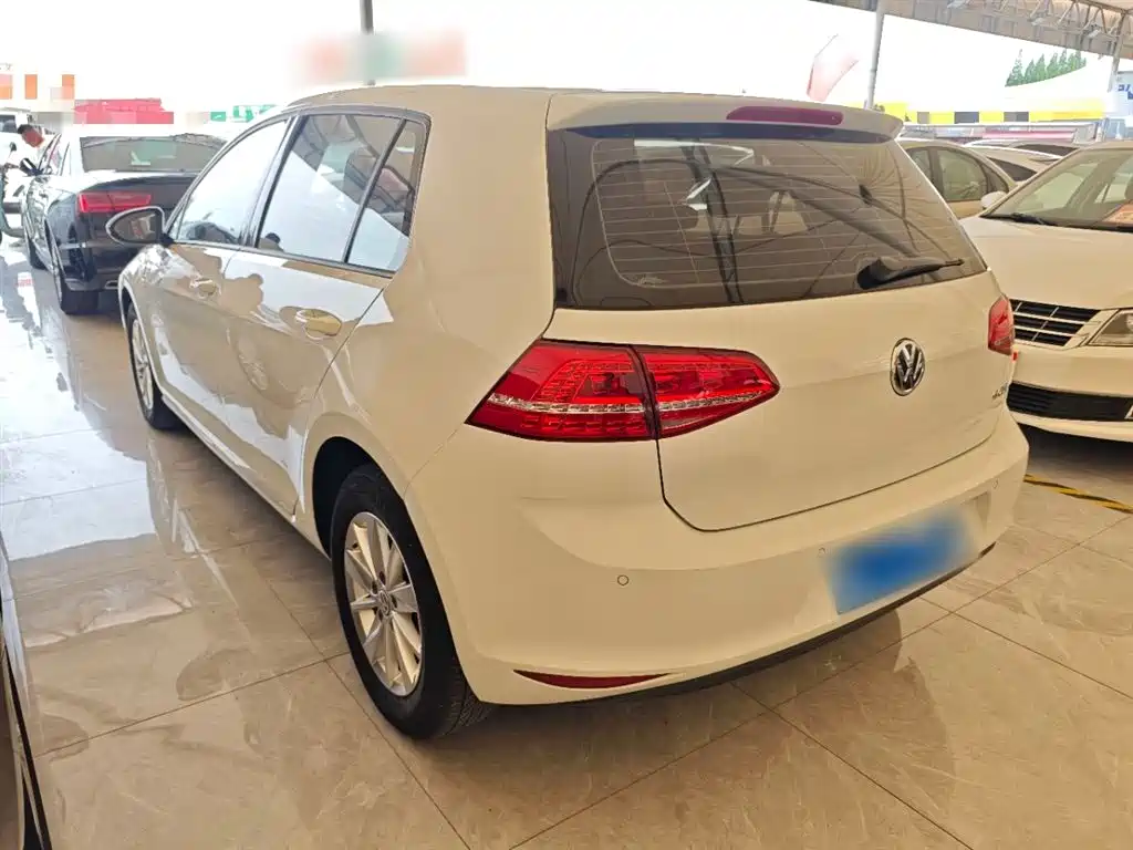 Volkswagen Golf 2015 1.6L Automatic Fashion фото 5