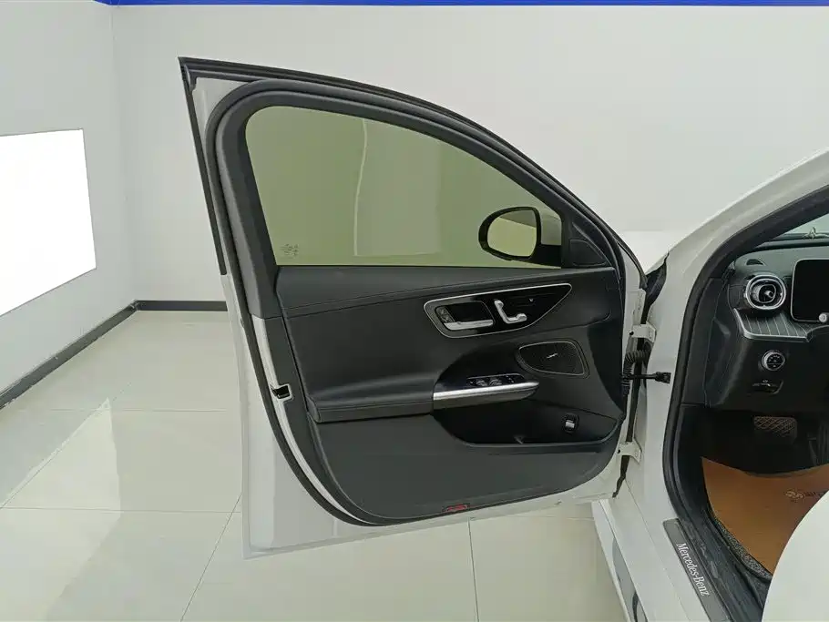 Mercedes-Benz C-Class 2024 Facelift III C 260 L Sport фото 7