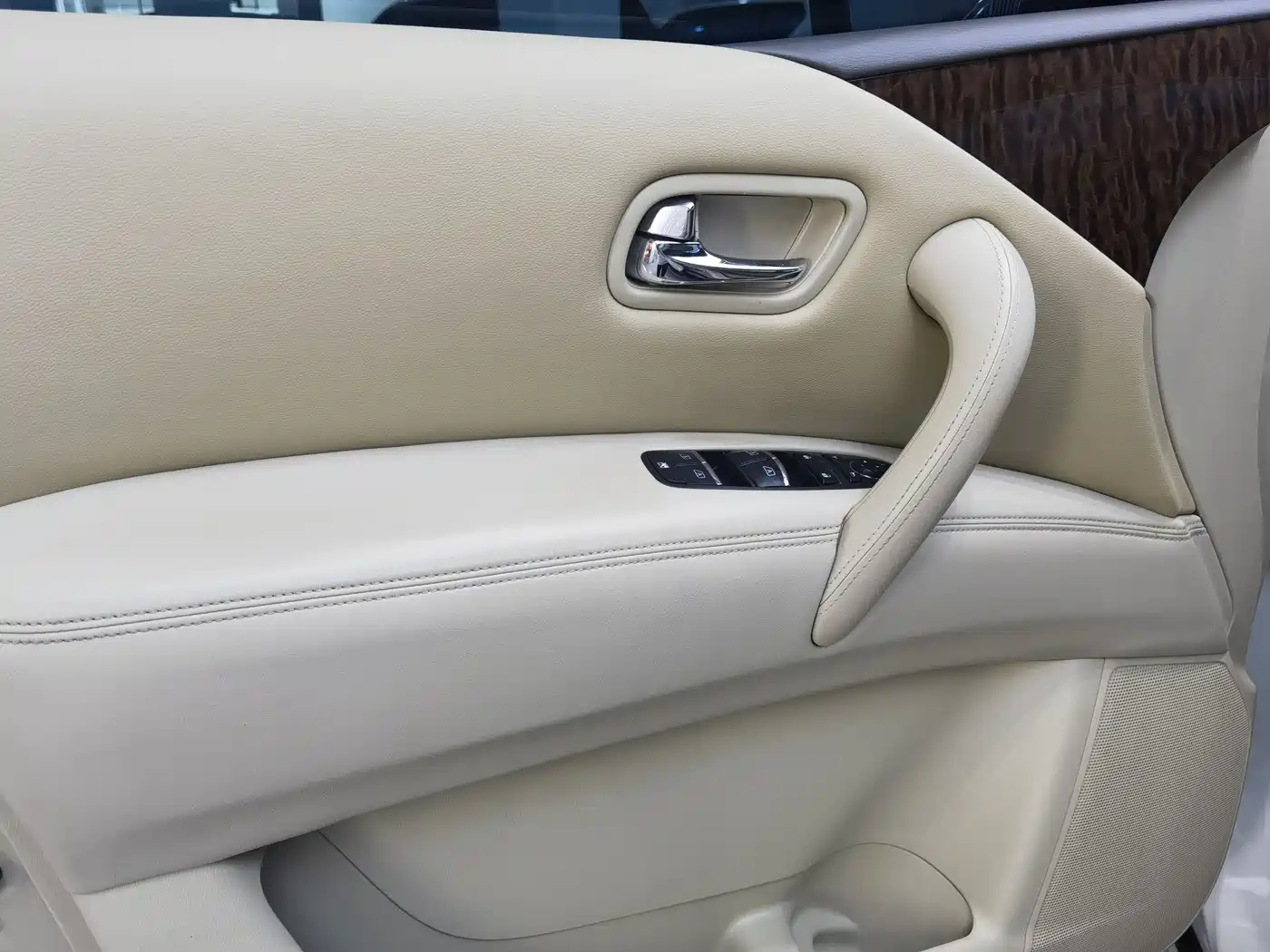 Nissan Patrol 2018 4.0L Flagship фото 8